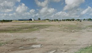 Garoto morre após cair de caminhão e ser atropelado por ônibus em Maceió