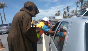 Blitz educativa leva até a 'morte' para conscientizar condutores em Maceió