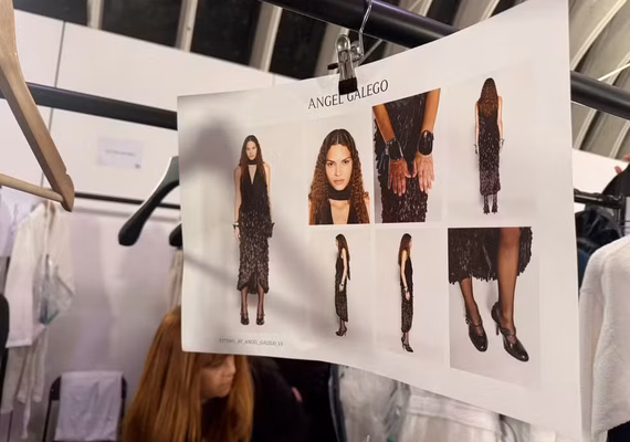 Modelo alagoana desfila para Burberry na London Fashion Week