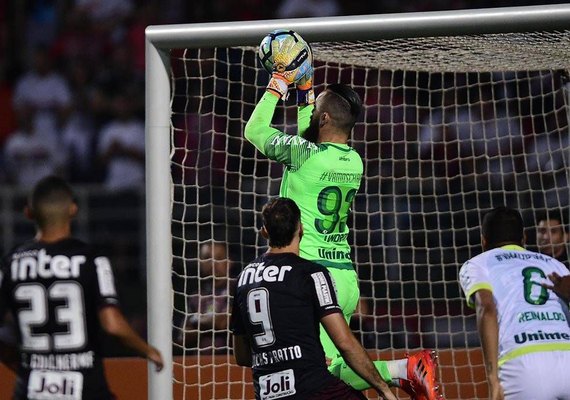 São Paulo sai perdendo por dois gols, mas busca empate contra Chapecoense