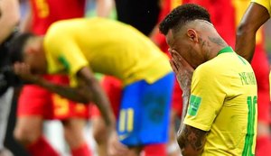 Brasil peca na defesa, perde para Bélgica e está fora da Copa do Mundo