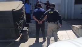AL: mais um veículo é recuperado, duas armas são apreendidas e um homem é preso pela PRF