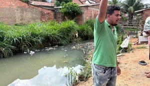 Pai relata como encontrou filho em córrego no Feitosa; criança foi reanimada por quase uma hora