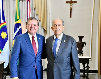 Celyrio Adamastor visita presidente do TJPE, em despedida da gestão