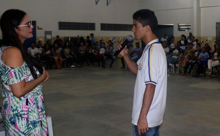 Escola estadual em Arapiraca promove debate sobre saúde mental com alunos