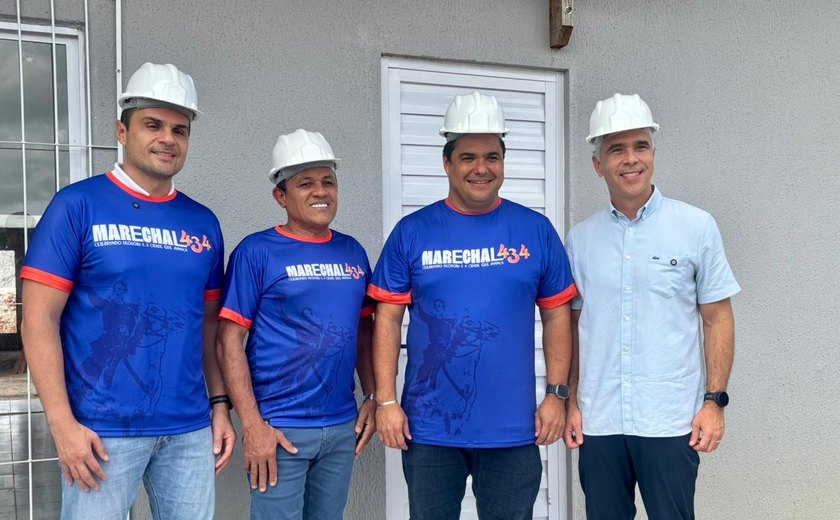 Rafael Brito e prefeito André Bocão visitam  obras do Minha Casa Minha Vida, em Marechal Deodoro