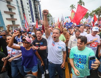 Caminhada histórica marca reta final da campanha de Renan Filho em Maceió