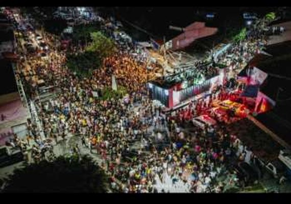 Missa de Páscoa é interrompida com Carnaval fora de época em Paripueira