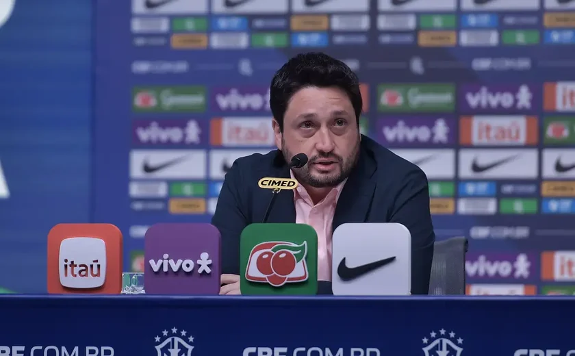 Arthur Elias convoca seleção para últimos amistosos do ano na Europa