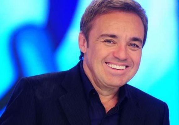 Assessoria de Gugu Liberato nega morte de apresentador