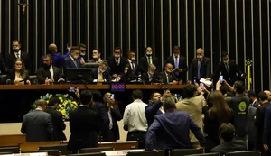Alcolumbre e Motta pedem diálogo e respeito após ocupação de plenários