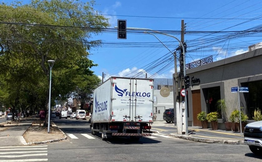 Novos semáforos na parte baixa começam a funcionar neste sábado (13)