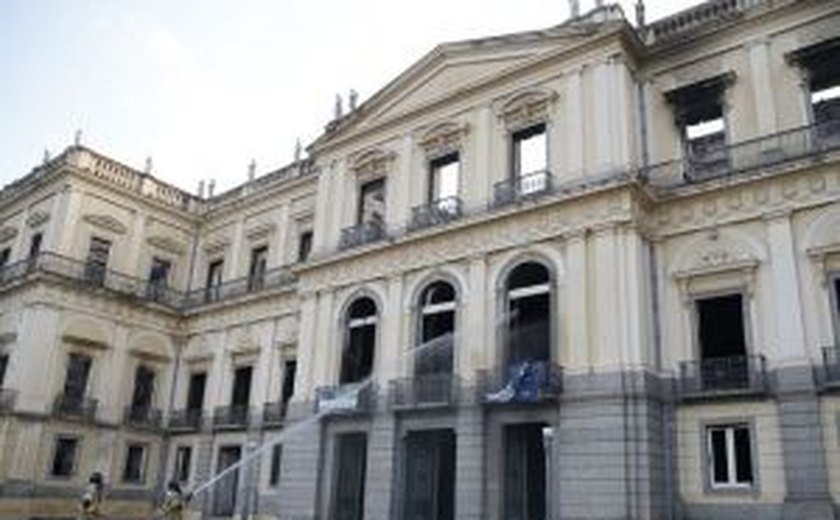 Ministério da Educação vai liberar R$10 mi para ação emergencial no Museu Nacional