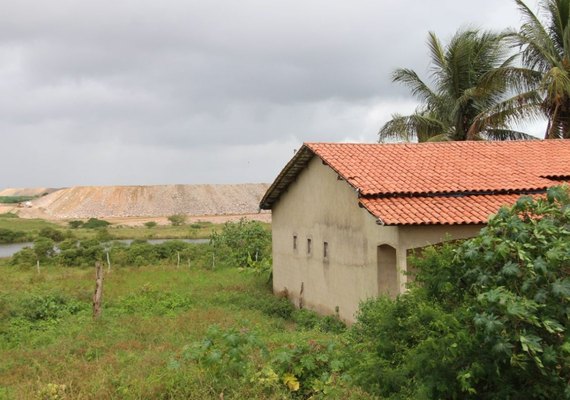 Barragens de mineradora colocam em risco povoados do Agreste