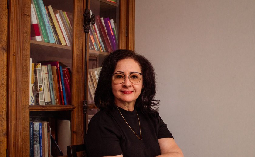 Escritora alagoana lança poemas de amor, desamor e amor-próprio