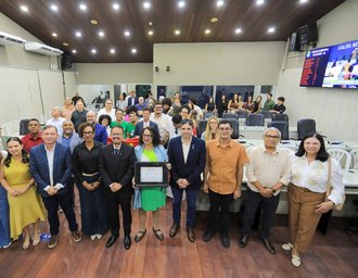 Câmara concede título de cidadã maceioense à ministra da Ciência, Tecnologia e Inovação