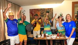 Torcida maceioense faz a festa na Praça Multieventos e também em casa, mas Brasil leva gol no final e perde o jogo contra Camarões