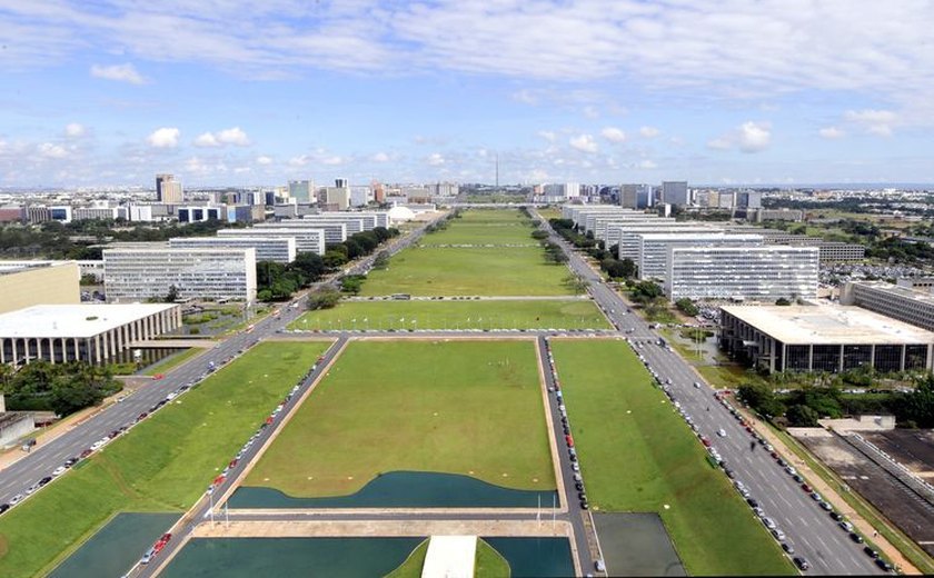 “Tsunami” referido por Bolsonaro pode ser aumento de 22 para 29 ministérios
