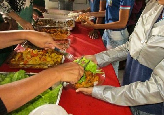 Nutricionista aponta alimentos que podem ser verdadeiros vilões neste verão
