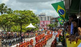 Desfile da Independência reúne centenas de alagoanos no Jaraguá