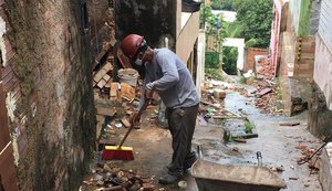 Mutirão de limpeza urbana e reforço no controle de pragas no Pinheiro e Mutange