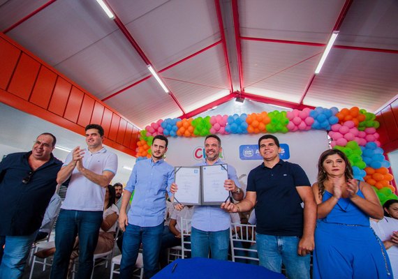 Paulo Dantas inaugura em Pindoba mais uma Creche Cria