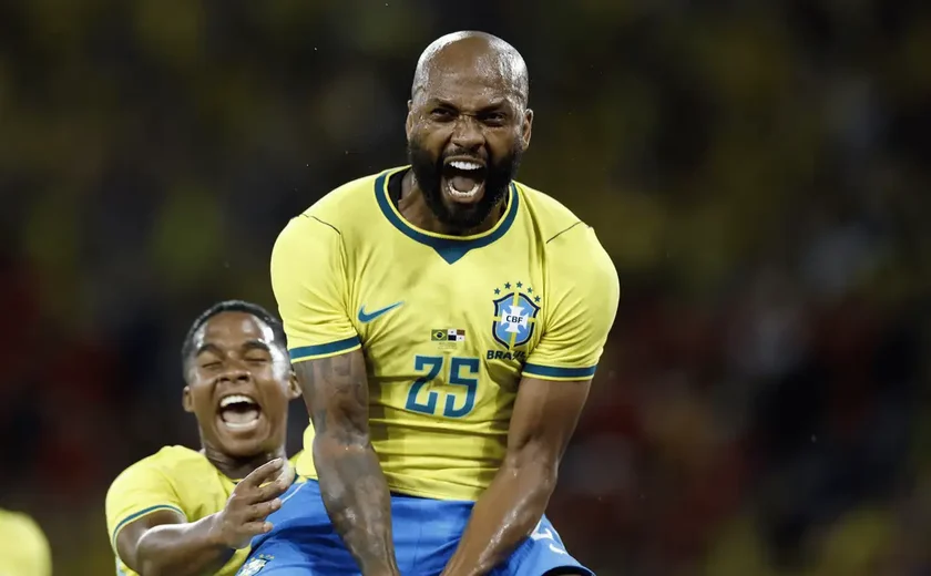 Ancelotti escala 2 times e seleção se despede com goleada sobre Panamá