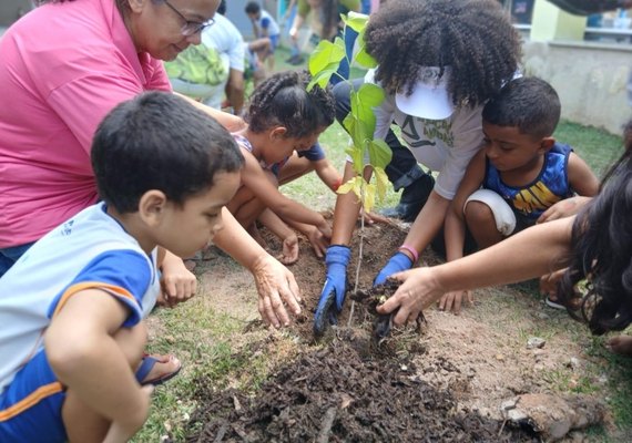 Alurb realiza atividades sustentáveis no Gigantinhos da Chã da Jaqueira