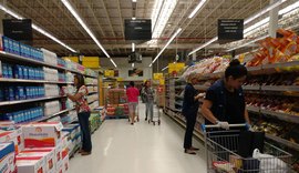 Governador assina decretos que beneficiam atacadistas, varejistas e panificadoras