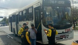 Quatro ônibus são apreendidos durante fiscalização em Maceió