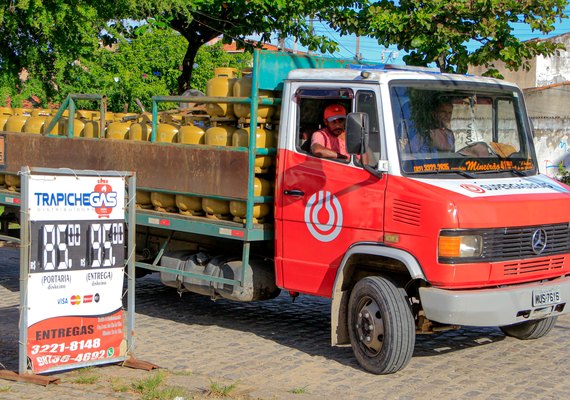 Redução no preço do gás chega ao consumidor um mês após anúncio