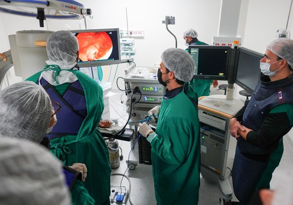 Hospital Metropolitano realiza treinamento sobre cirurgia destinada a desobstruir o canal do fígado e pâncreas