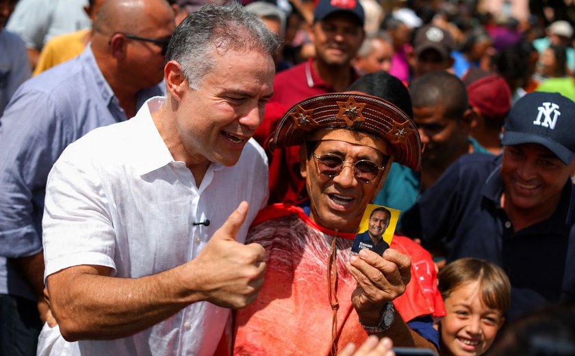 Renan Filho reúne prefeitos no Sertão e destaca pacote bilionário de investimentos para Alagoas