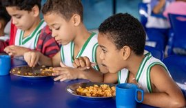 Educação assina contratos com associações e cooperativas da agricultura familiar para fornecimento de alimentos para merenda escolar