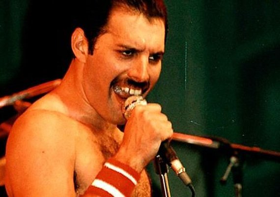 Freddie Mercury chegou a perder pé em tratamento contra a Aids