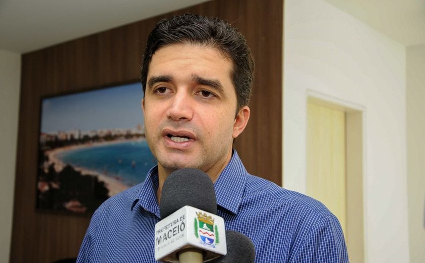Prefeito Rui Palmeira desiste de se candidatar às eleições deste ano