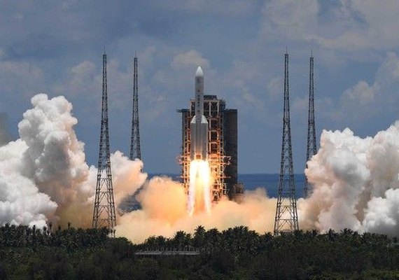 China lança espaçonave para sua primeira missão em Marte