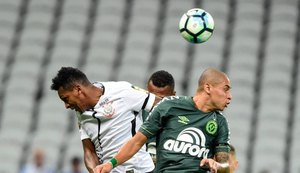 Em Itaquera, Corinthians empata com a Chapecoense na estreia