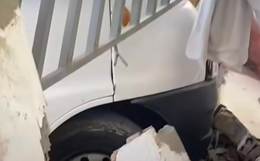 Van bate em casa após falha nos freios em Viçosa