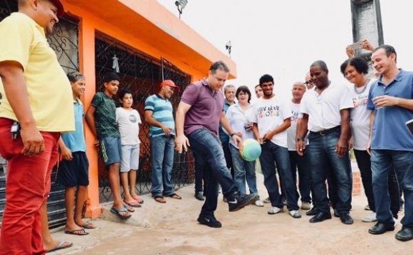 Governo entrega obras de infraestrutura em mais três grotas de Maceió