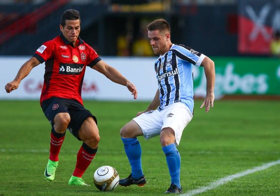 Grêmio vence de novo e conquista Campeonato Gaúcho após oito anos