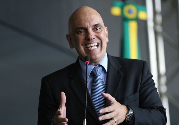 Moraes vota contra aval de sindicatos para fechar acordos individuais