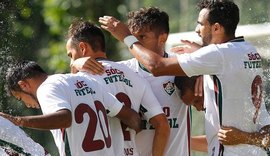 Fluminense goleia Bangu por 4 a 0 e se isola na liderança de grupo