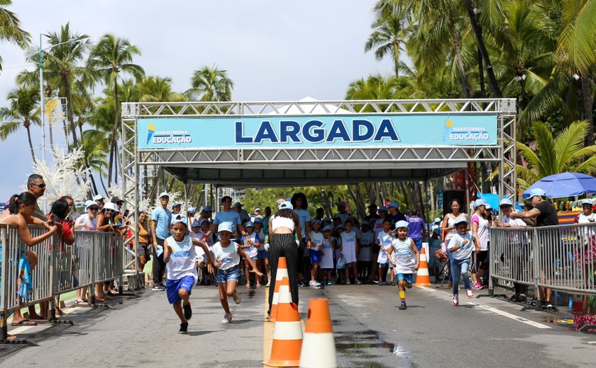 Maratoninha da Educação leva centenas de estudantes à Orla de Maceió