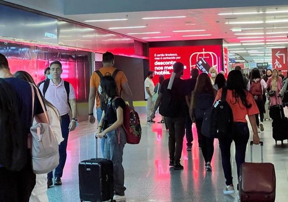 Mais de 4,5 milhões de pessoas devem passar pelos aeroportos do país durante o Carnaval