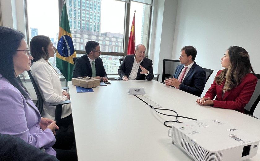 Na China, Paulo Dantas se reúne com cônsul e garante 'melhor momento de Alagoas'