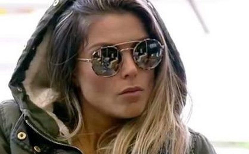 Flávia Viana faz pouco caso da “Fazenda” e diz que o “BBB” era melhor