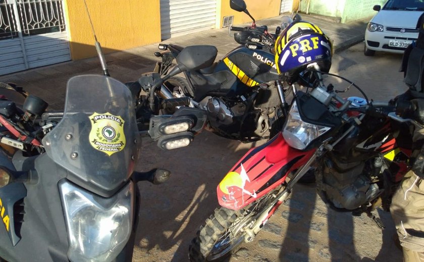 PRF apreende motocicleta adulterada e prende condutor em Maribondo