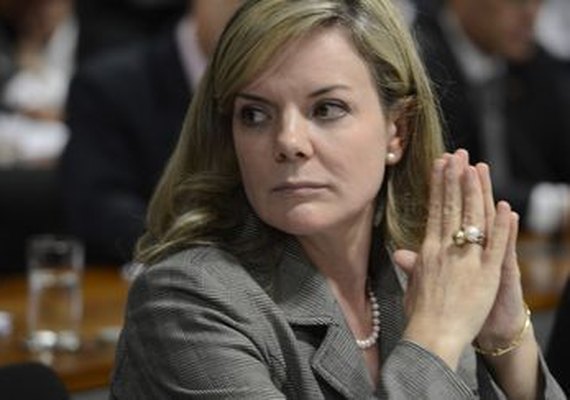 Gleisi diz que Haddad, a pedido de Lula, não irá mais visitá-lo