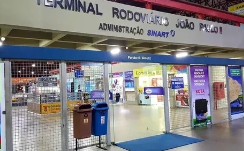 Absurdo na Rodoviária de Maceió: Passageiros são obrigados a pagar R$ 3,50 para usar banheiro e banho custa R$ 18.50